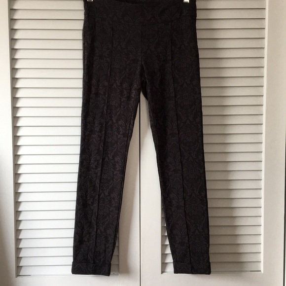 Lord & Taylor Kelly Pull On Pants Cuffed Hems - Picture 2 of 8